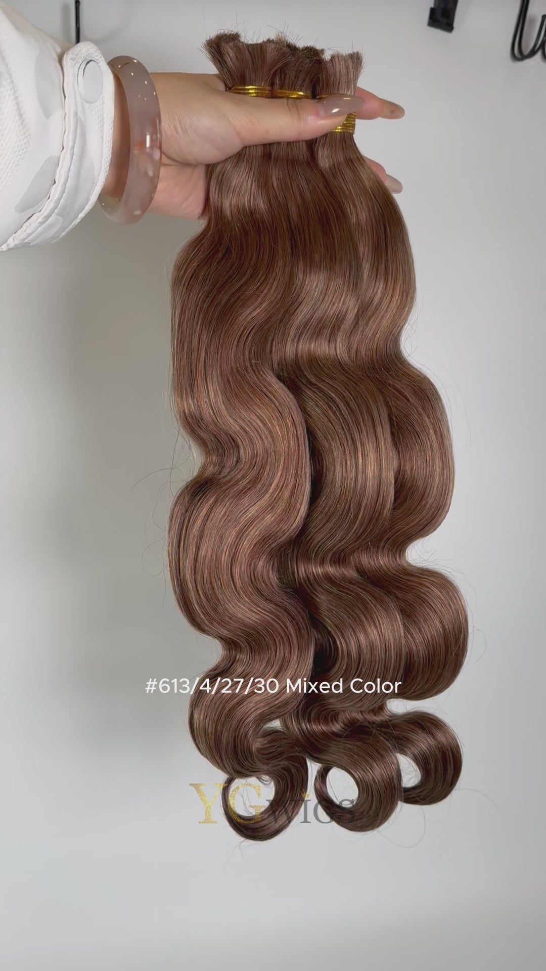 #613/4/27/30 Cheveux tressés en vrac ondulés de couleurs mélangées BU39