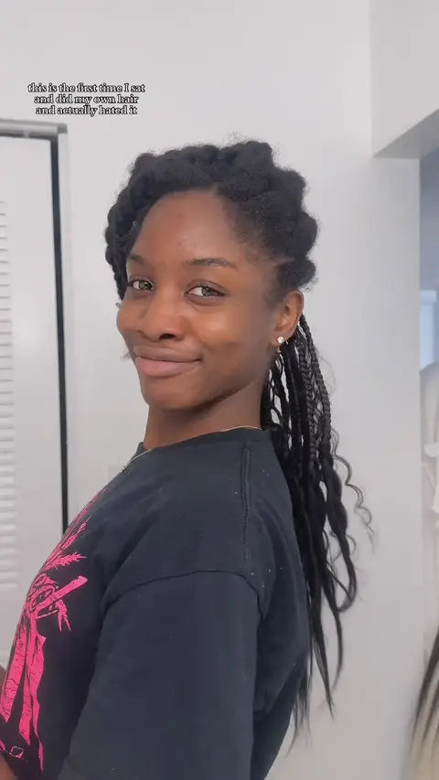 Tiktok Influencer carriesnipesss Showing The Braiding Process Of Loose Wave Bulk Hair Natural Black