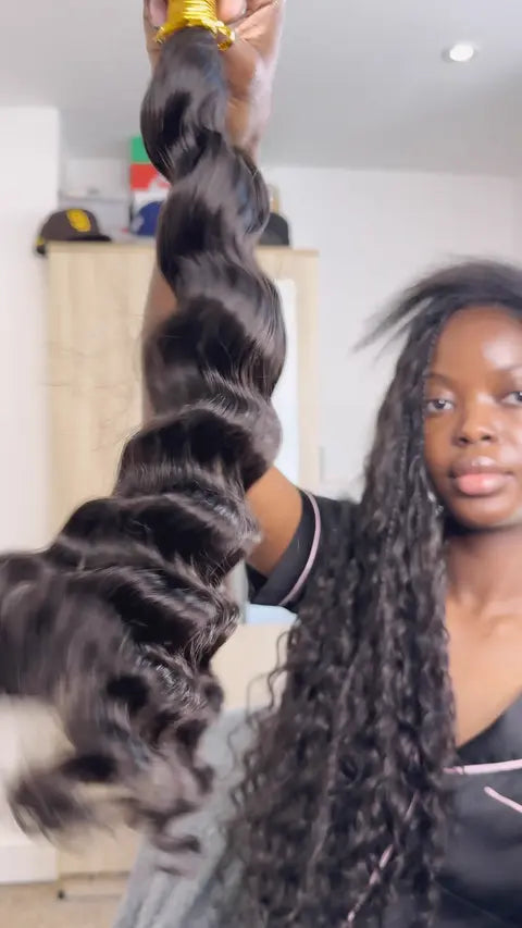 Tiktok Influencer  cece.akos Showing The Braiding Process Of Loose Wave Bulk Hair Natural Black