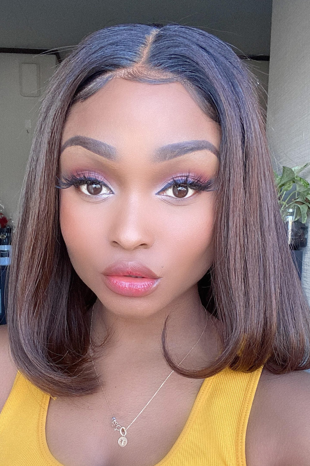 13x6 Short Lace Front Wigs Shoulder Length Dark Root Brown Bob