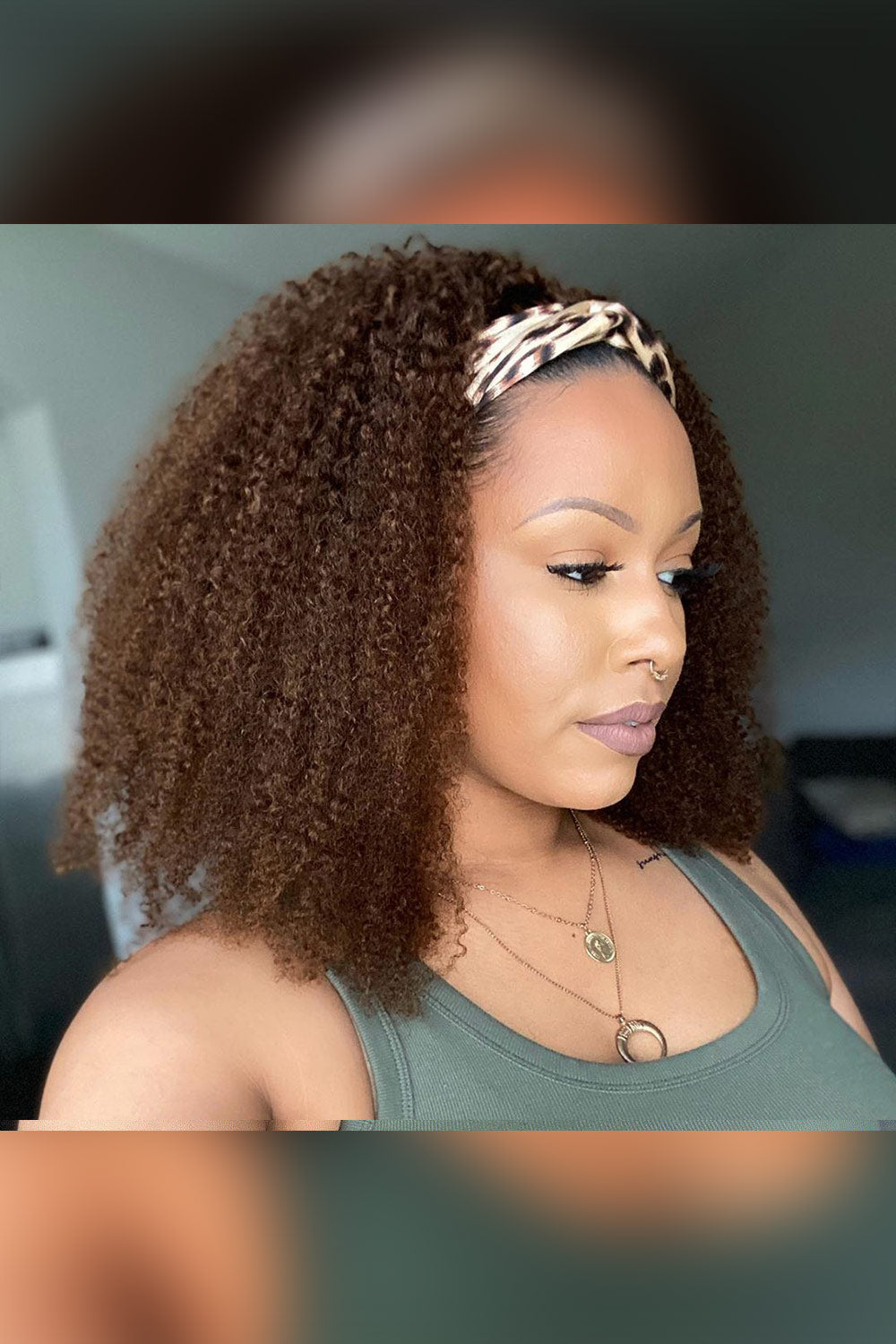 Schokoladenfarbige, lockige Stirnbandperücke aus menschlichem Haar HBW10