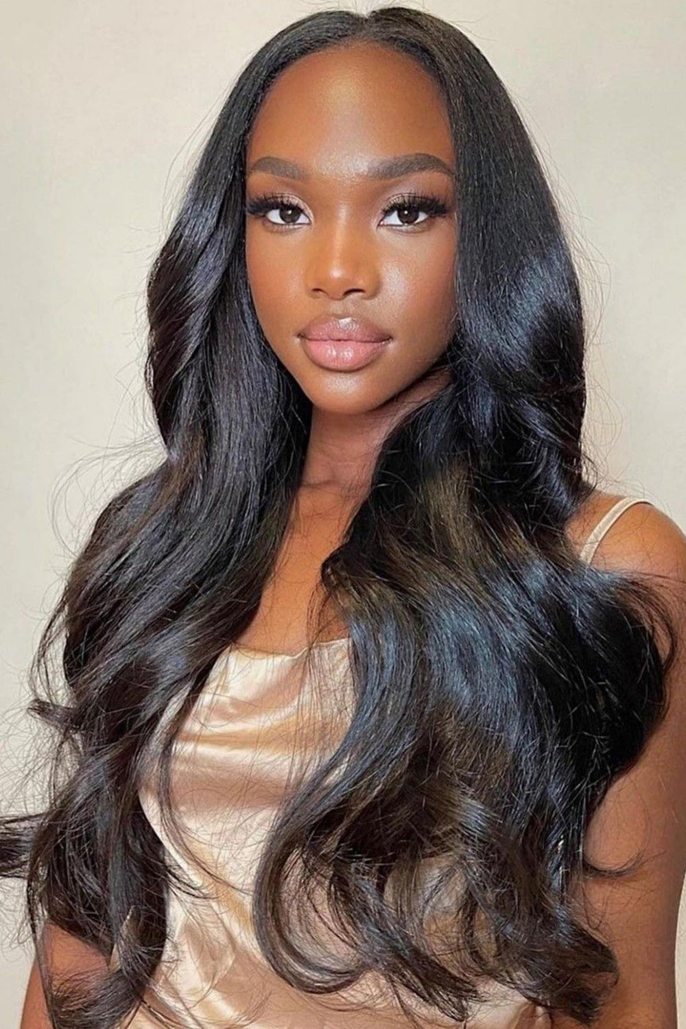 Perruques Full Lace Cheveux Vierges Brésiliens Droits Soyeux FU01