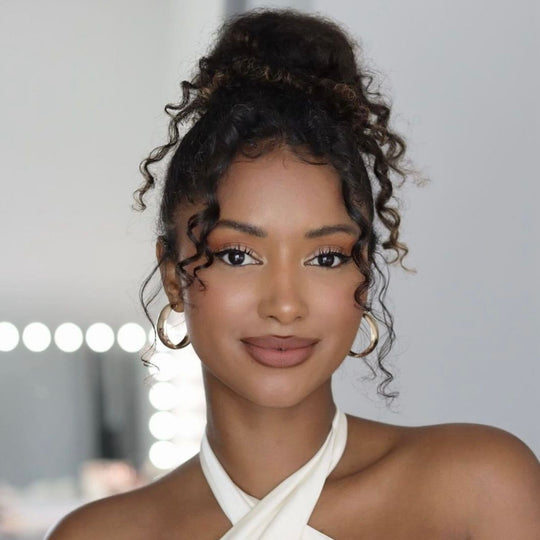 8 peinados navideños glamurosos y fáciles para mujeres negras