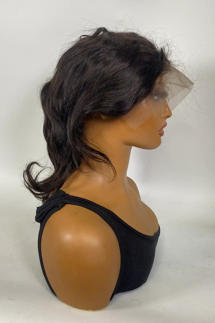 13x6 Spitze Frontal mit künstlicher Kopfhaut, natürliche Farbe, Body Wave Perücke, 10 Zoll