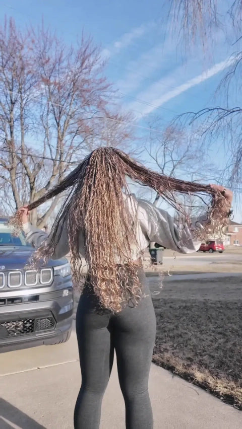 Tiktok Influencer-Nikki_park Showing The Braiding Process Of Double Drawn #4a Dark Brown Bulk Hair