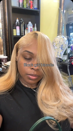 Ins influencer jadaslocstudio shows the braiding process of 27 honey blonde body wave hair bundles