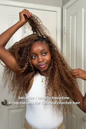 Tiktok influencer Abi_s_World_ shows the braiding process of 4 30 mixed color water deep wave feather crochet human hair