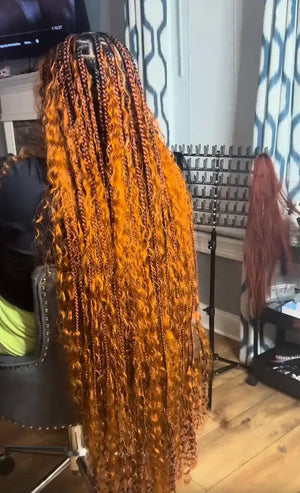 Tiktok influencer kiarrigoolsby shows the braiding process of 350 ginge deep wave bulk hair for braiding bu20