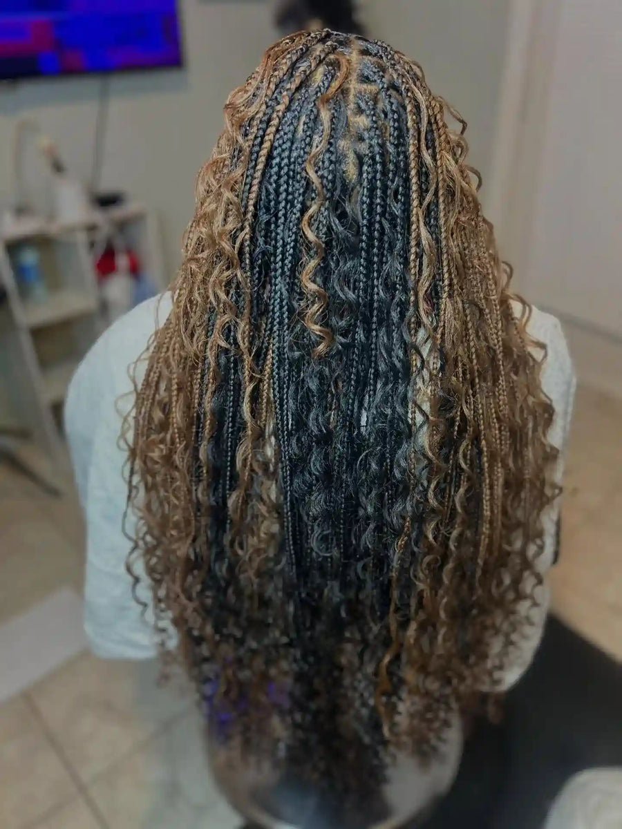 Long black and brown boho knotless braids with highlighted loose curls, hairstylist located in Hueytown, AL