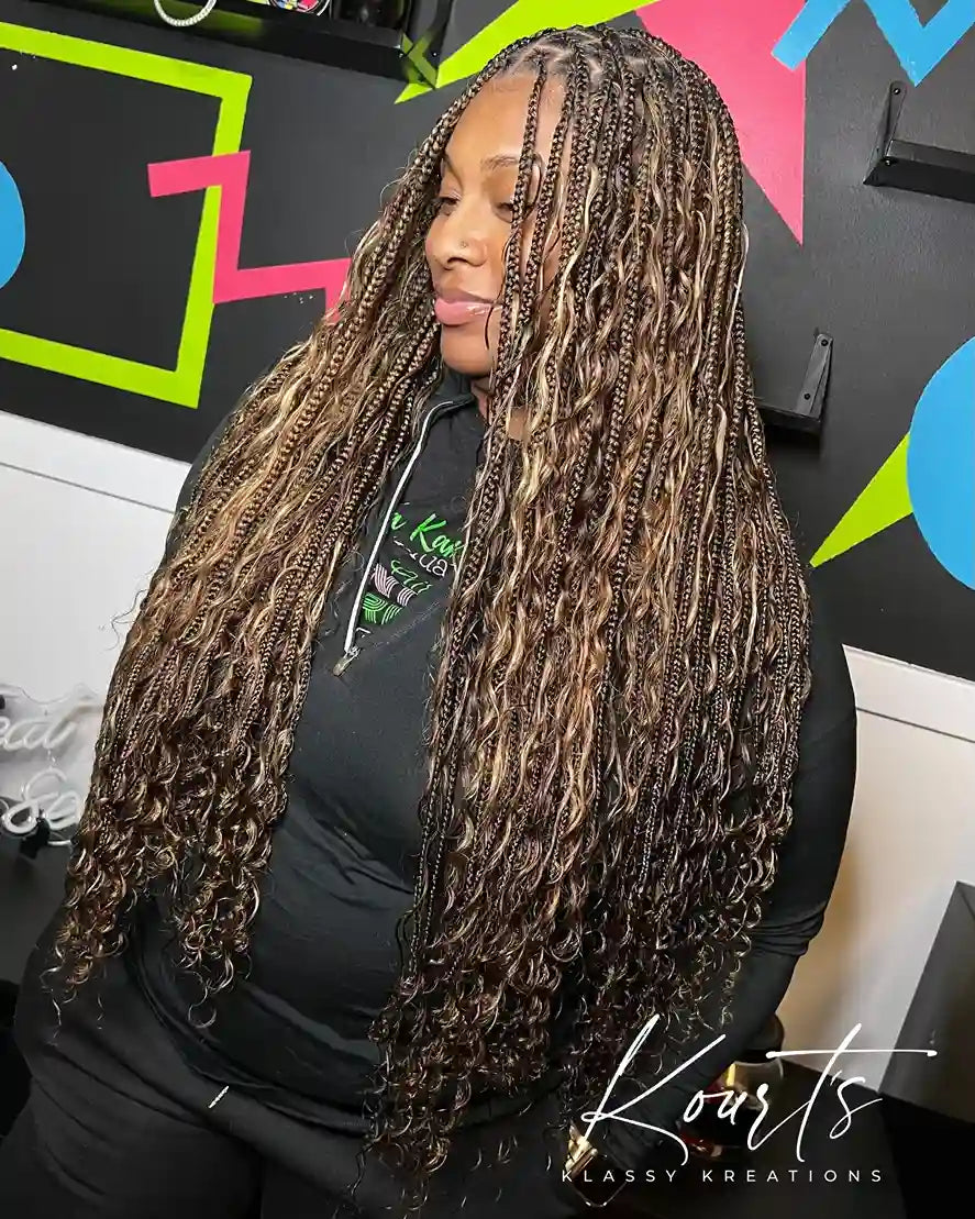 Short boho knotless bob braids with curly texture, hairstylist in Thomasville, GA