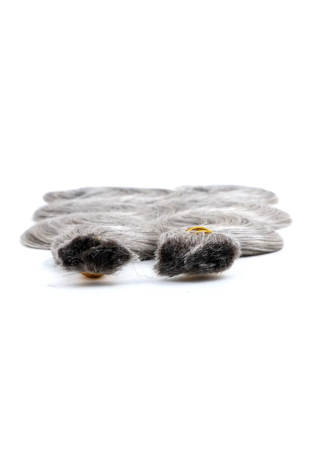 Detail of the ends of salt and pepper bulk hair body wave for braiding 85  gray bu32
