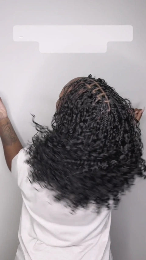 Internet Celebrity Therhairpist shows The Braiding Process Of Pre-Divided Deep Wave Bulk Hair