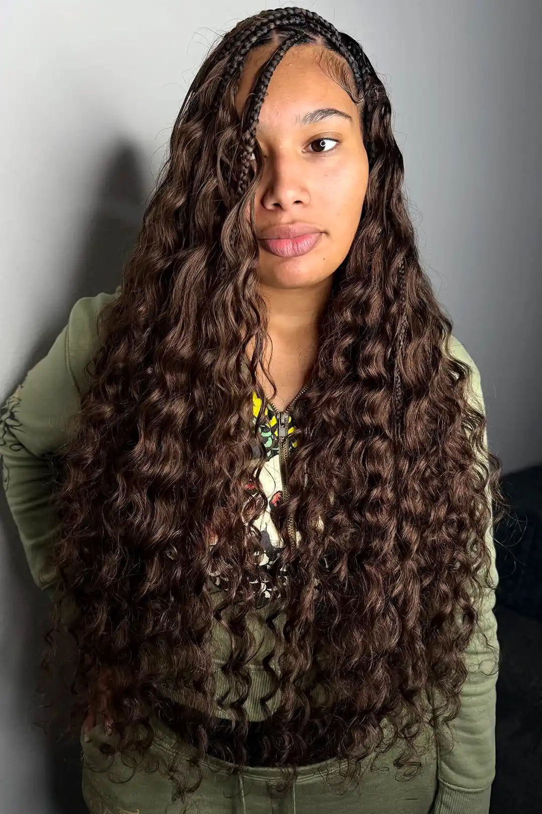 Model display picture of double drawn dark brown loose wave bulk hair for braiding bu63