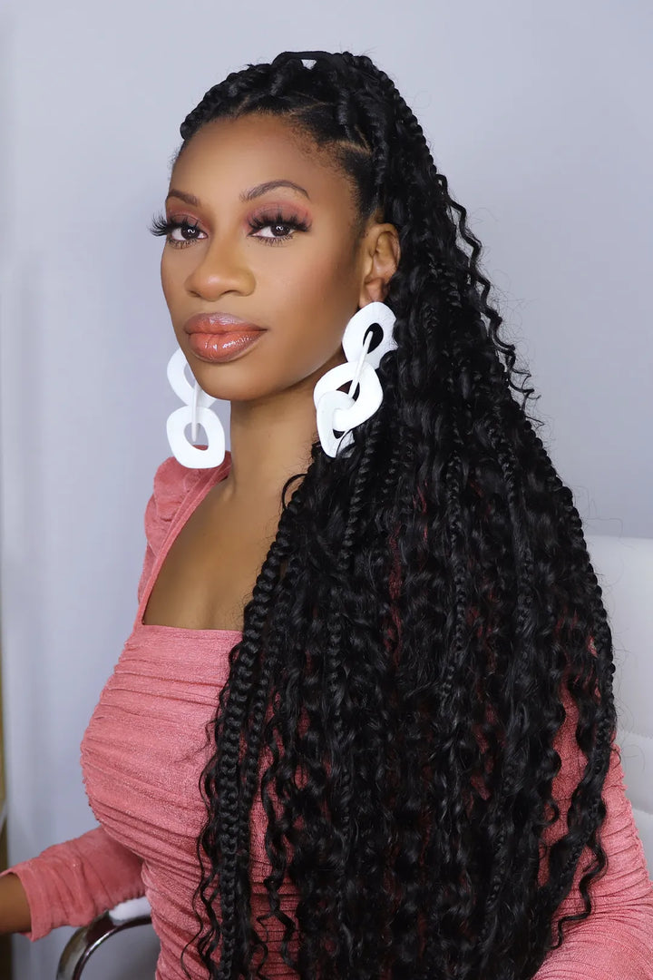 Model display picture of water wave bulk hair for braiding natural black bu14