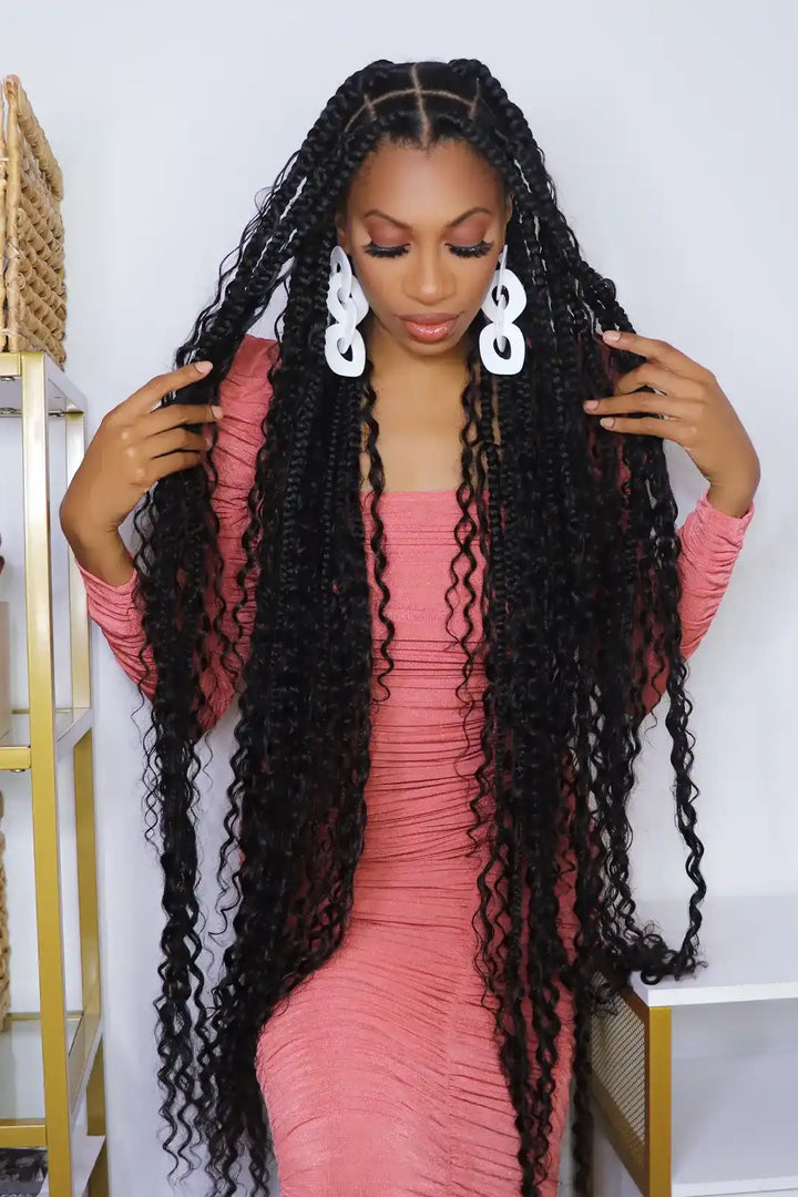 Model display picture of water wave bulk hair for braiding natural black bu14