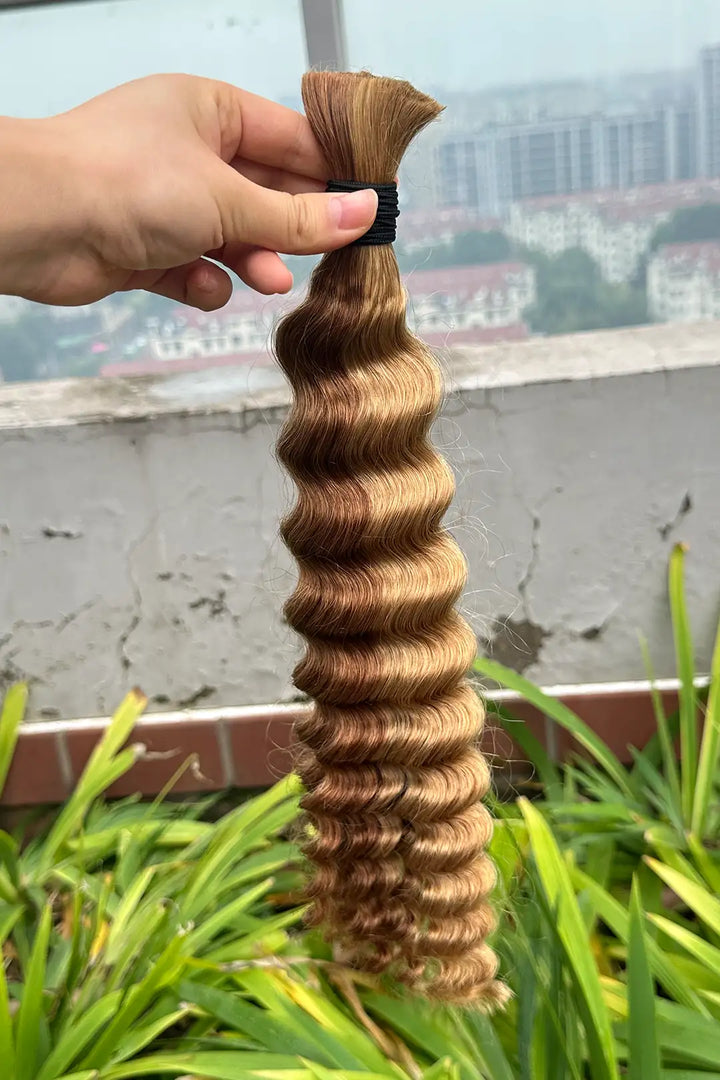 Outdoor picture of  27 30 piano color deep wave bulk braiding hair extensions bu12
