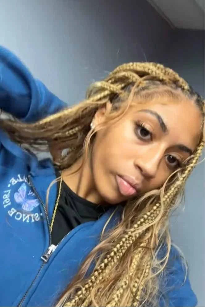 Tiktok influencer ty2anti shows the braiding process of #27/30/613 piano color body wave bulk hair