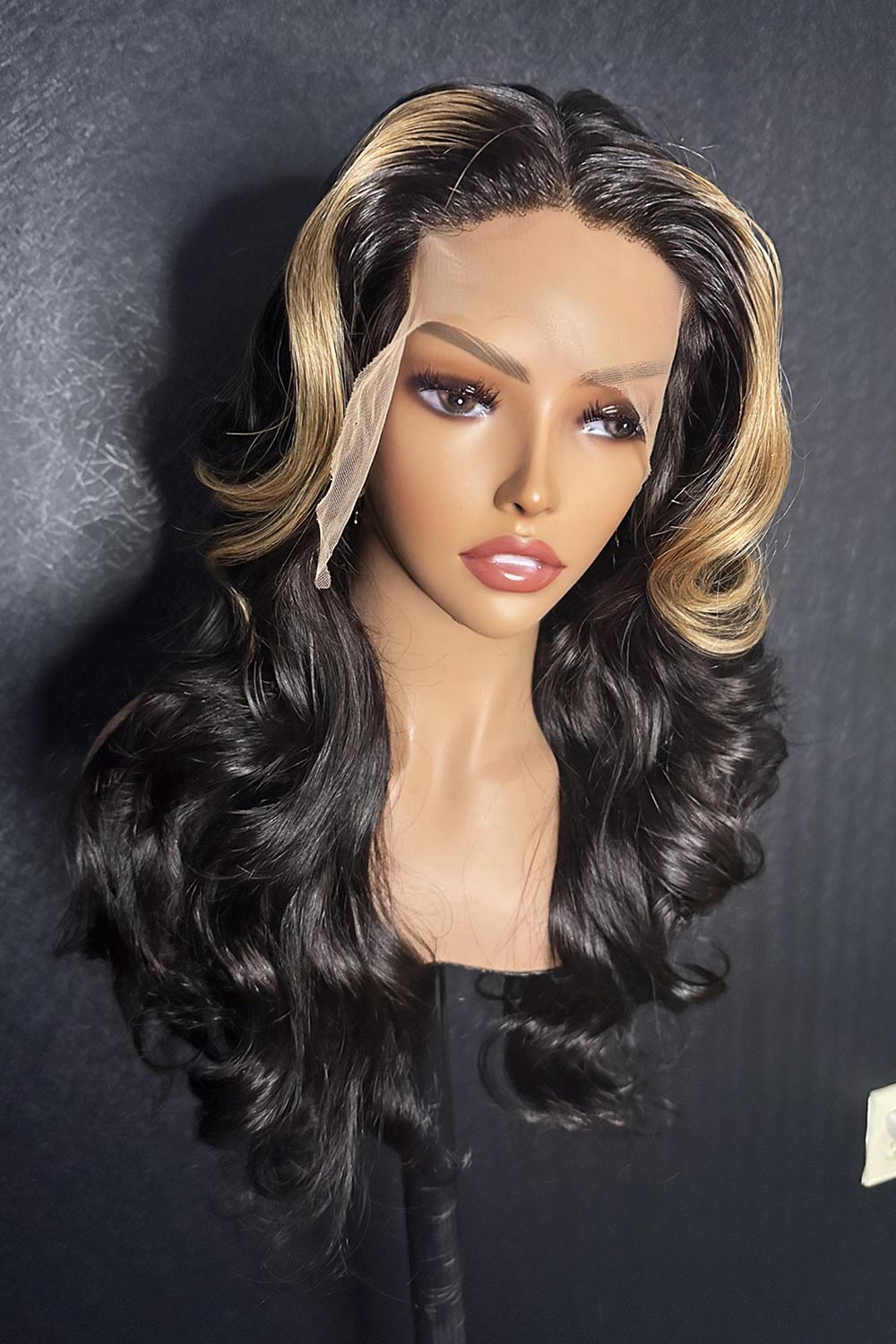 skunk-stripe-wigs-13x6-glueless-hd-lace-body-wave-brown-highlights-2